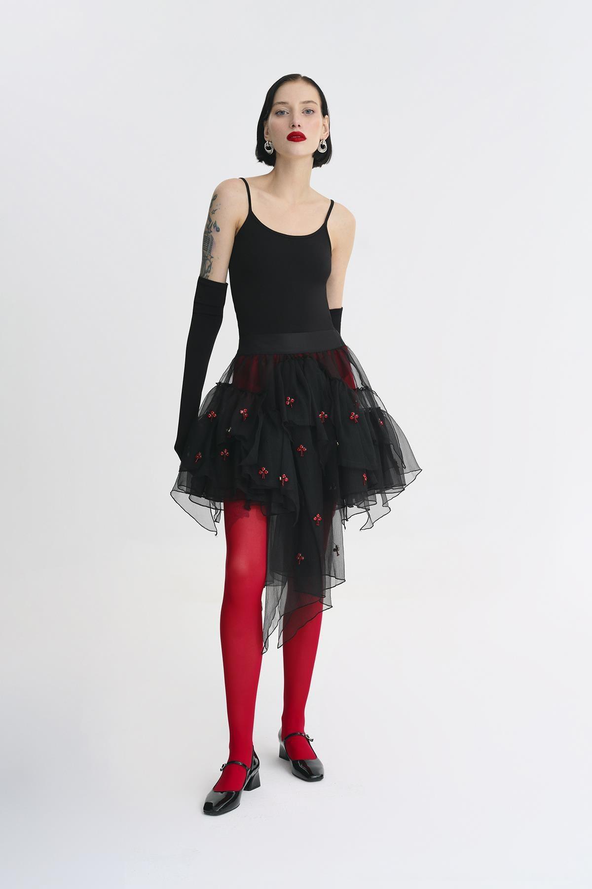 SİYAH KIRMIZI TAŞ İŞLEMELİ VOLANLI MİNİ TÜL ETEK - MiiN