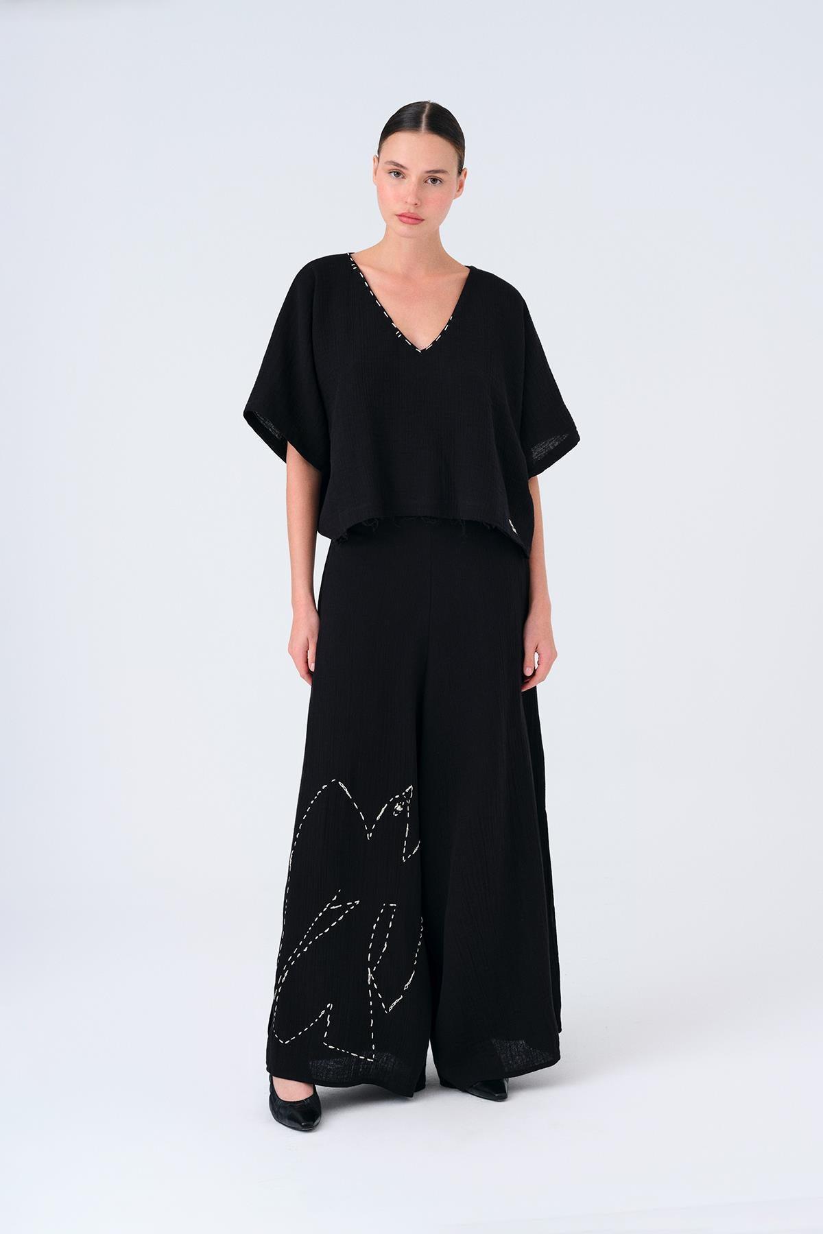 SİYAH KISA KOLLU OVERSIZE MÜSLİN CROP TOP - MİİN