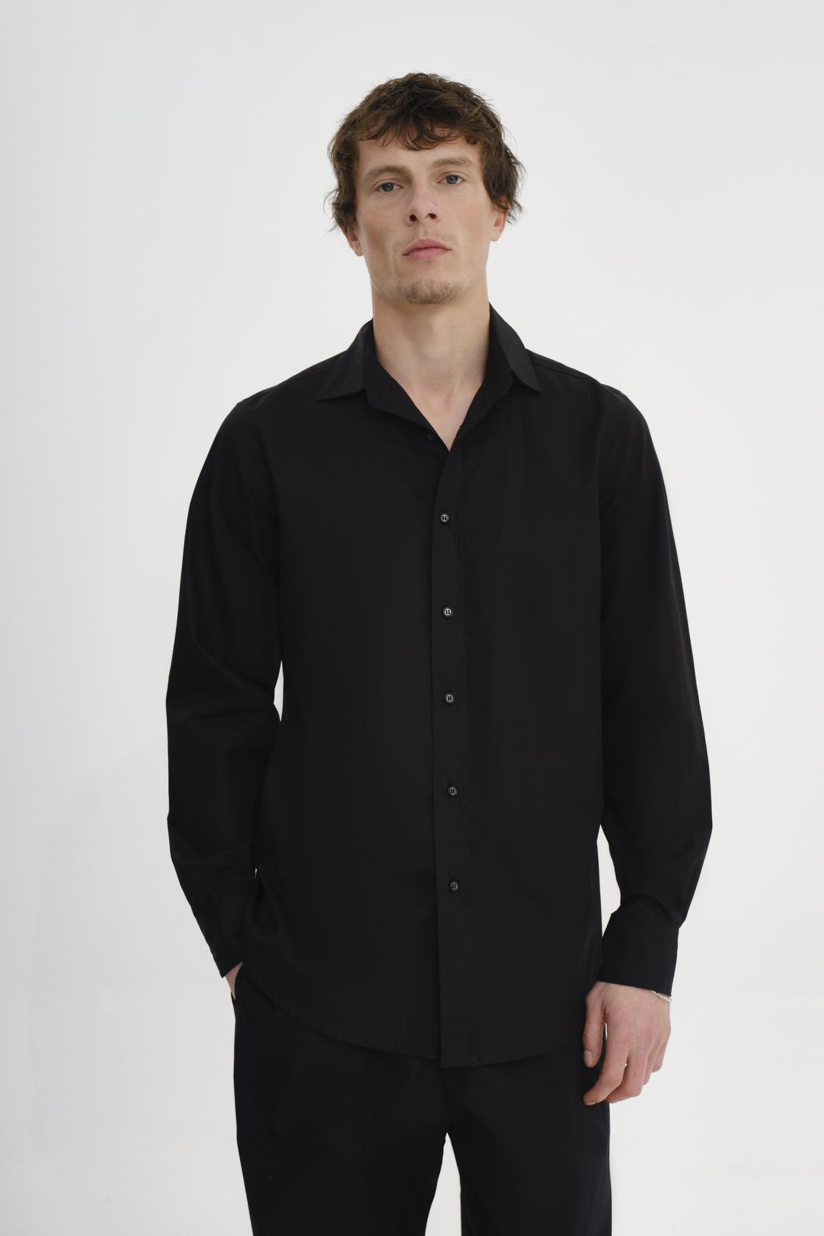 SİYAH KLASİK YAKA REGULAR FIT GÖMLEK - MİİN