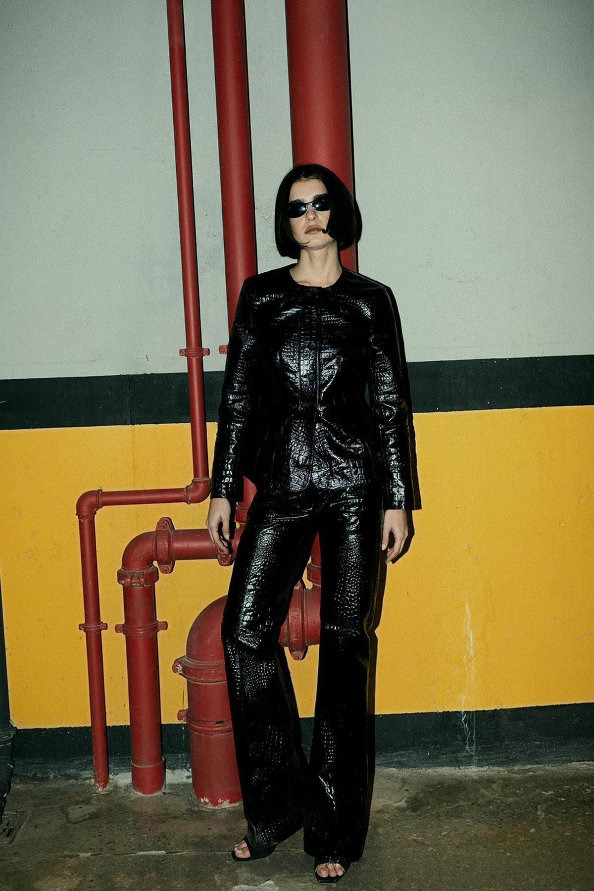 BLACK FRONT BUTTONED LEATHER JACKET