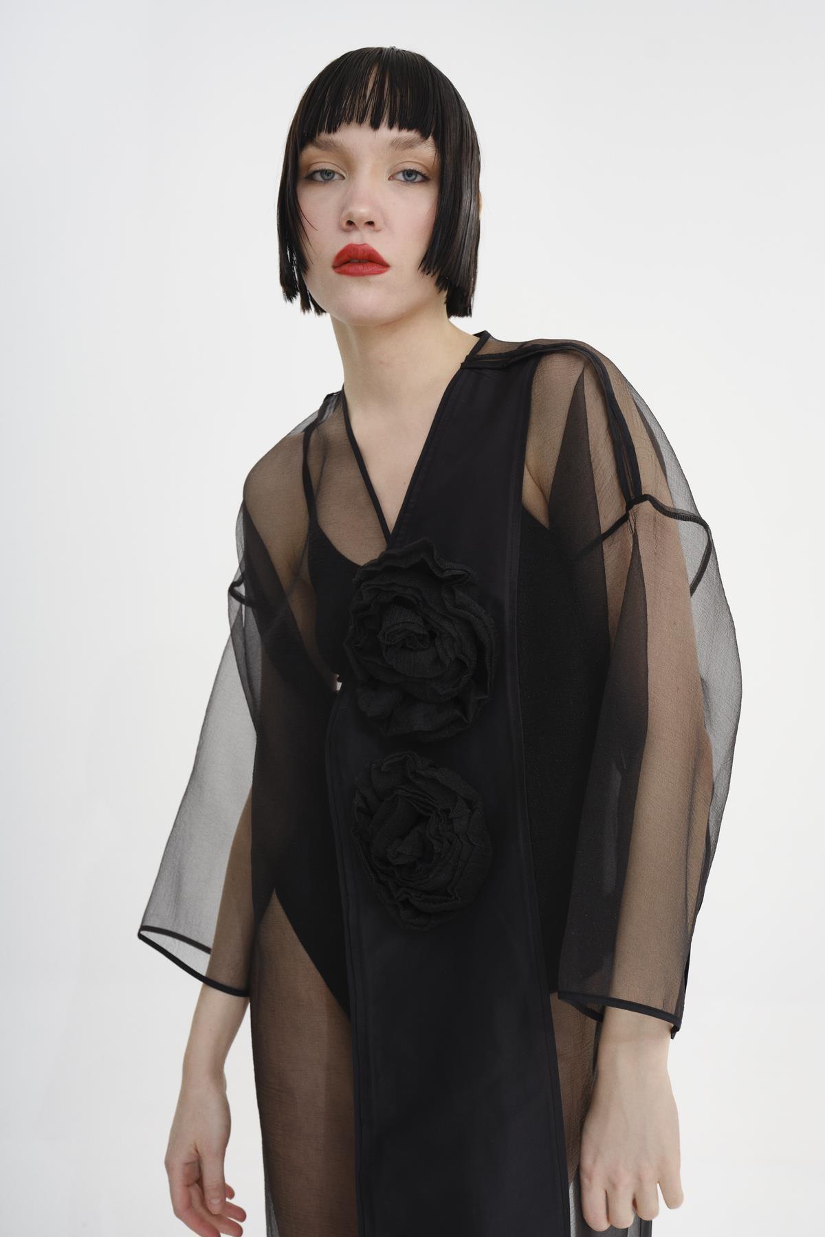 SİYAH ORGANZE GÜL APLİKELİ TRANSPARAN MİDİ BOY KAP - MiiN