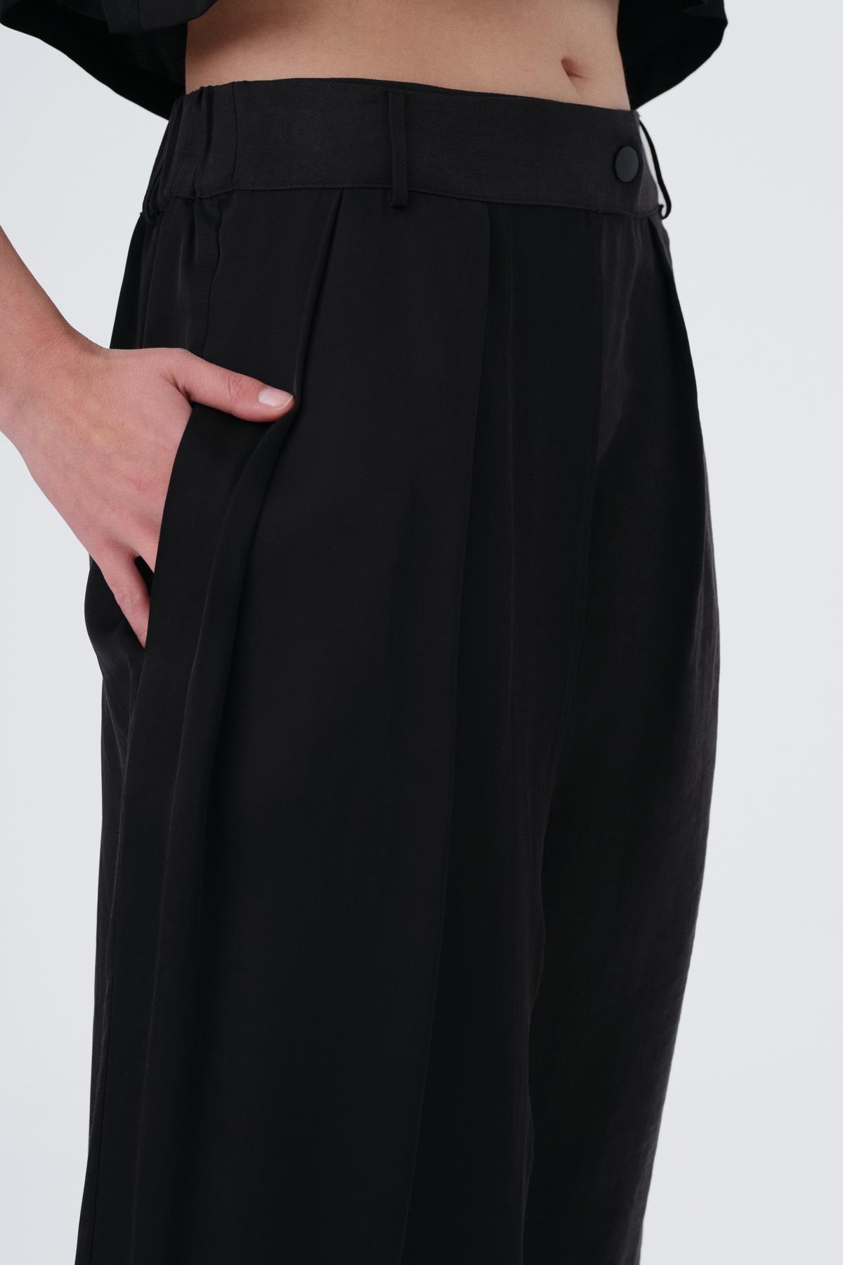 SİYAH PİLELİ CEPLİ BOL PAÇA PANTOLON - MİİN