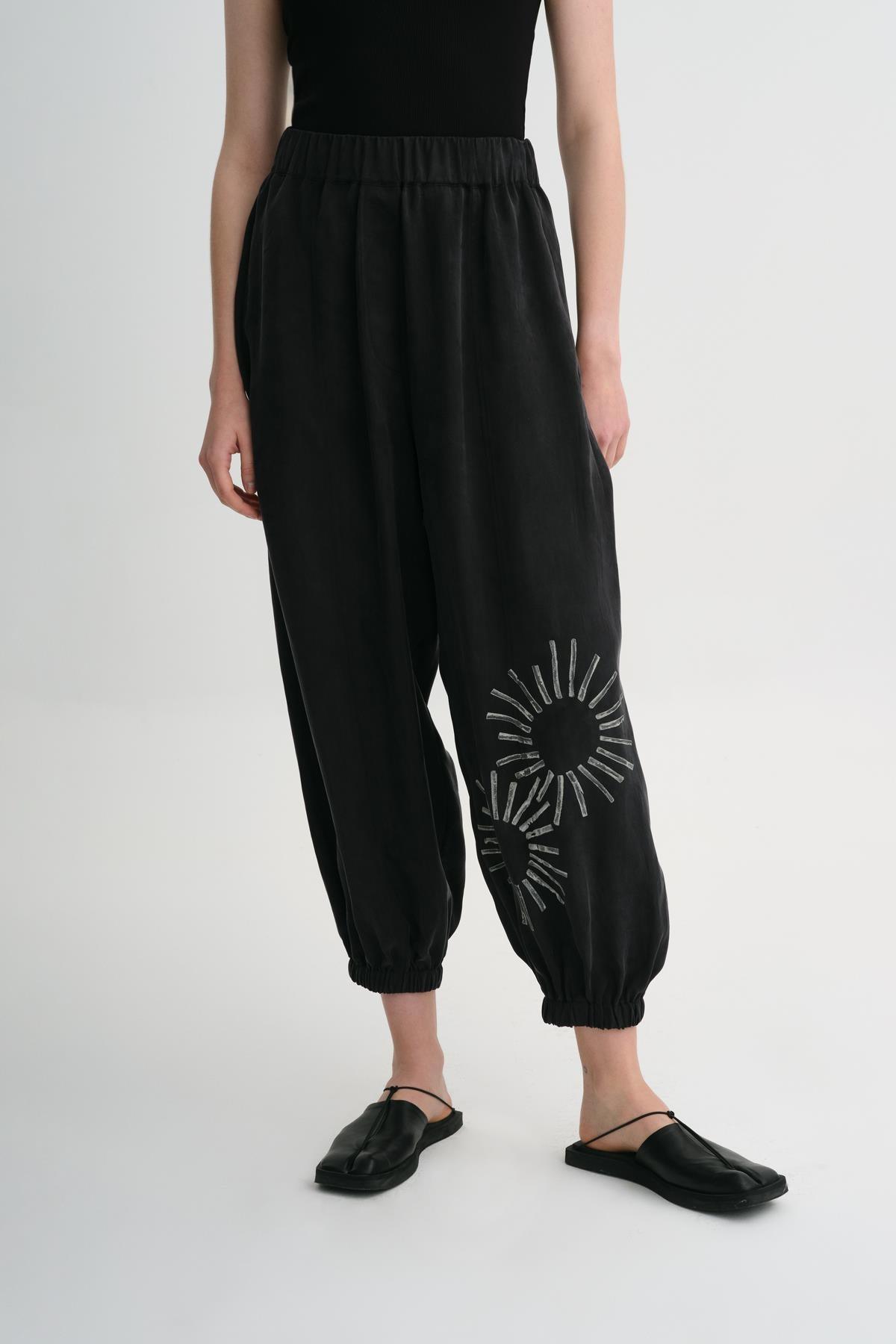 SİYAH TENSEL PAÇASI EL BOYAMASI JOGGER PANTOLON - MİİN