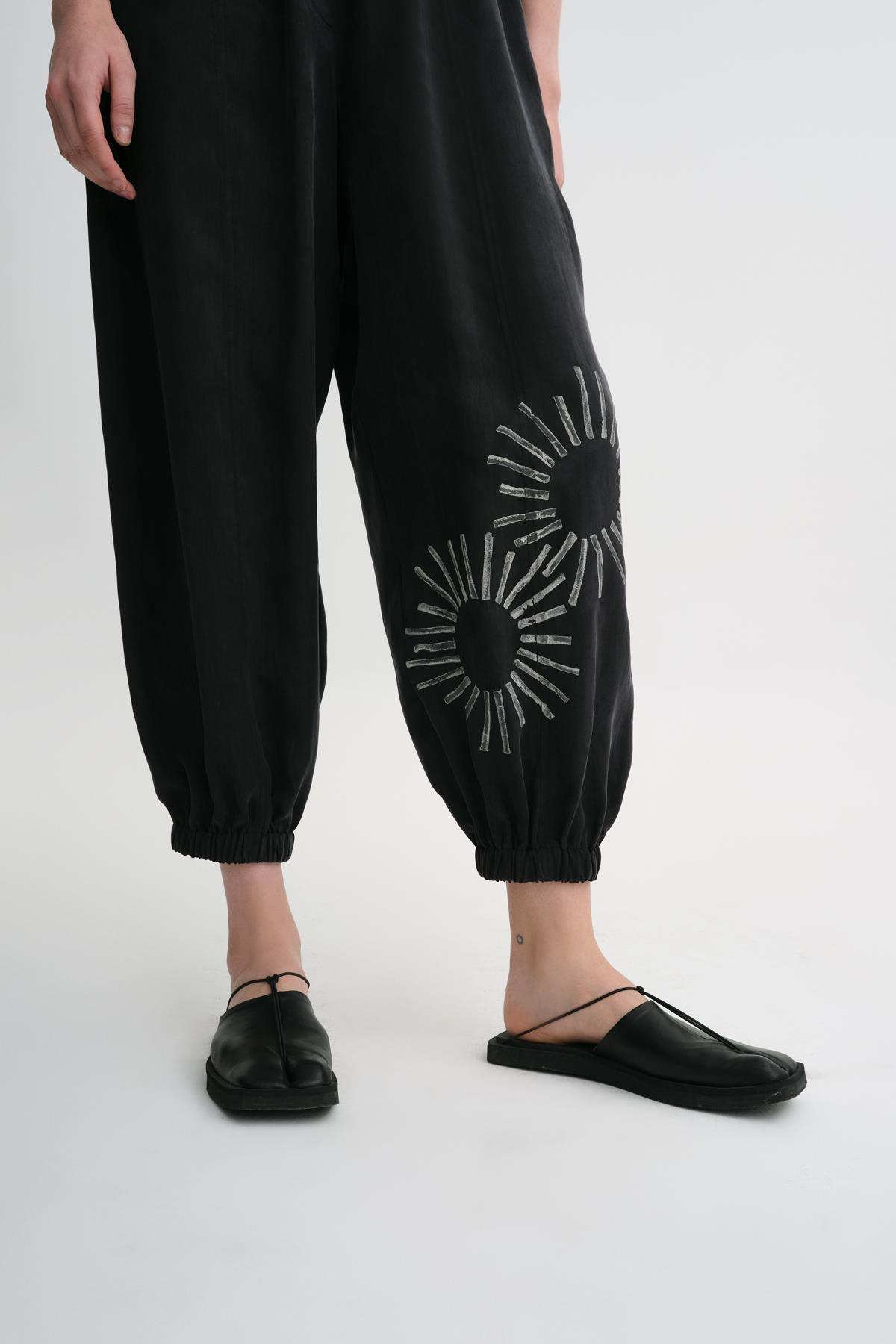 SİYAH TENSEL PAÇASI EL BOYAMASI JOGGER PANTOLON - MİİN