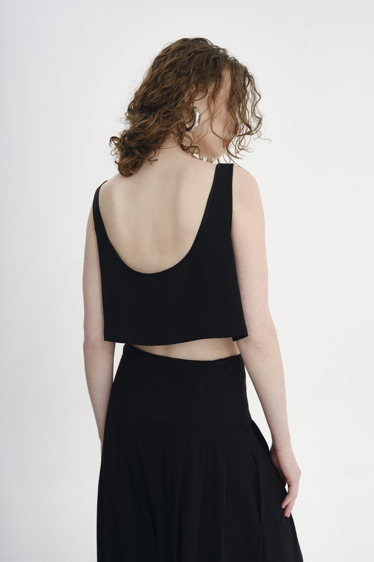 SİYAH YAPRAK BASKILI ASKILI CROP TOP - MİİN
