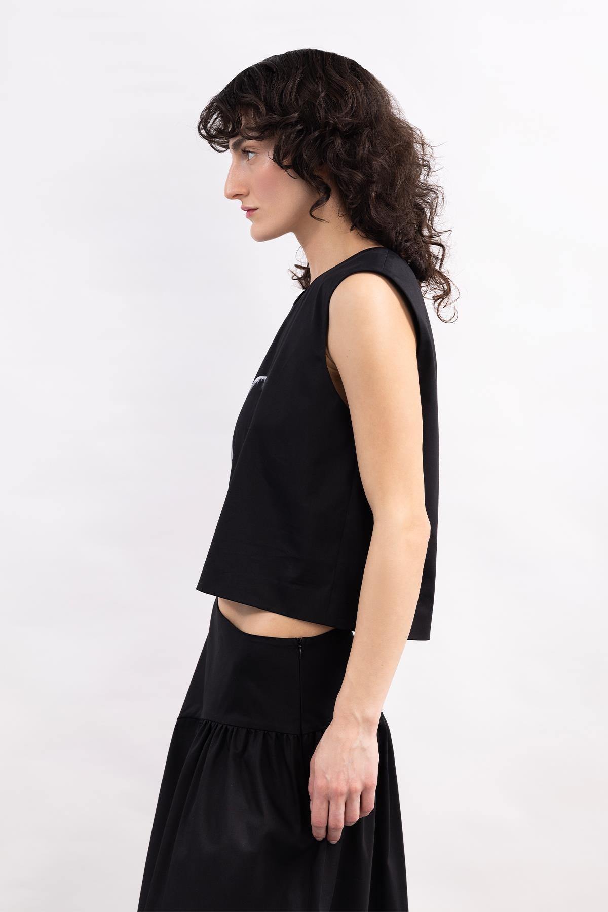 BLACK SLEEVELESS FRONT CIRCLE PATTERN HAND PAINTED SATIN TOP