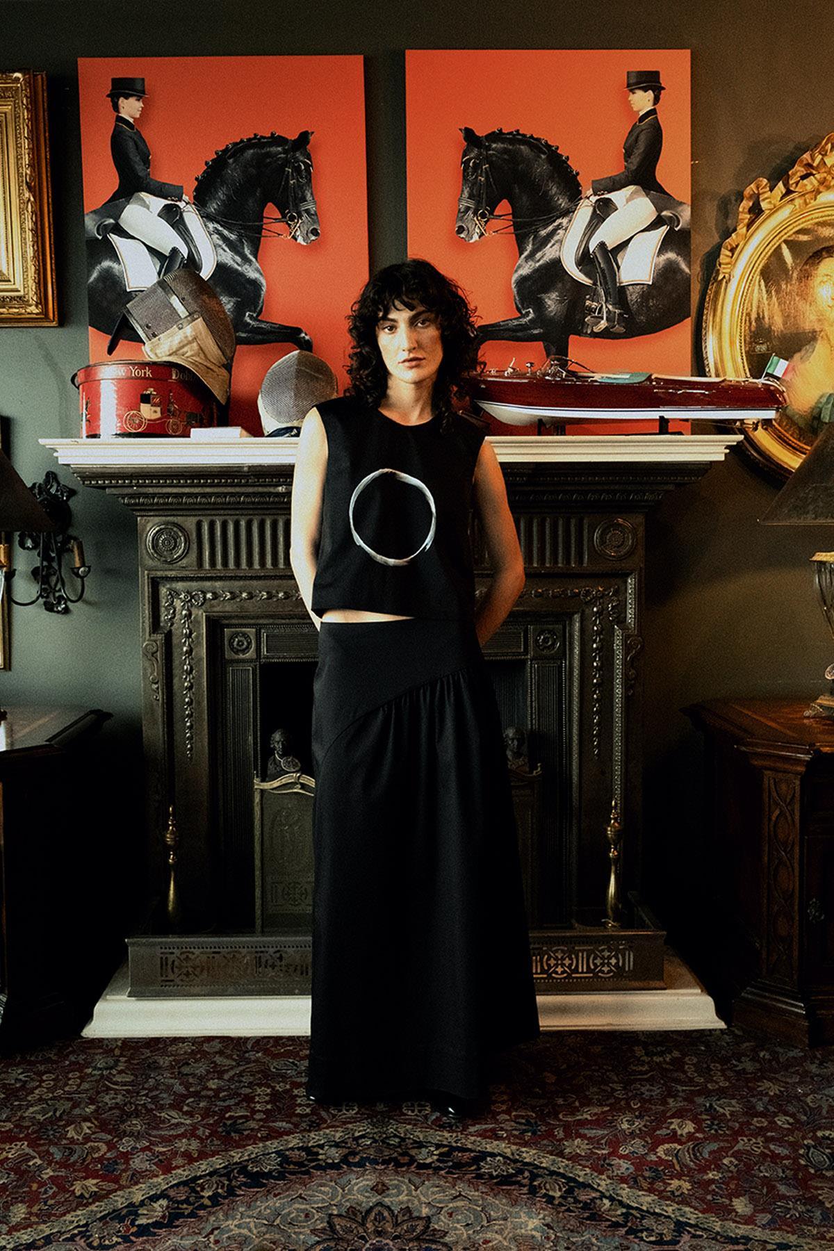 BLACK SLEEVELESS FRONT CIRCLE PATTERN HAND PAINTED SATIN TOP