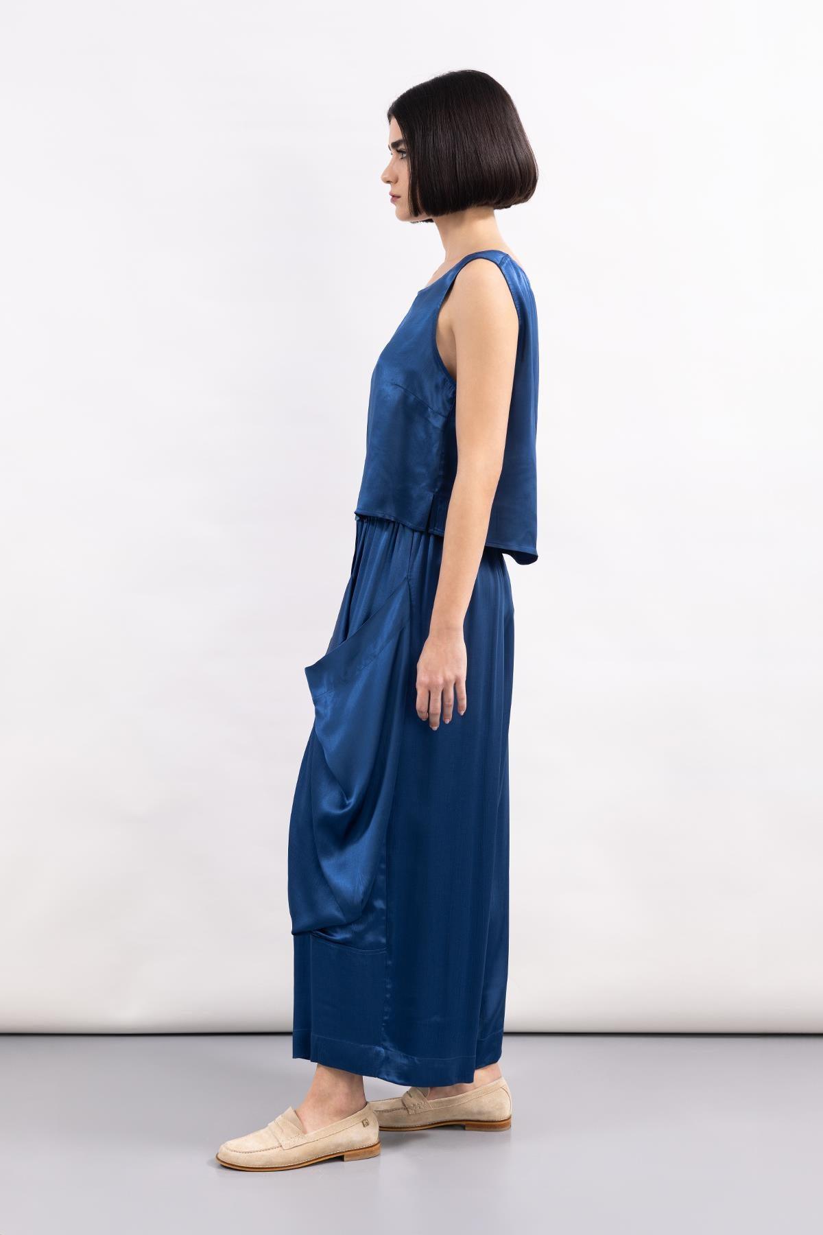 COBALT BLUE SLEEVELESS SWIVEL COLLAR SATIN TOP