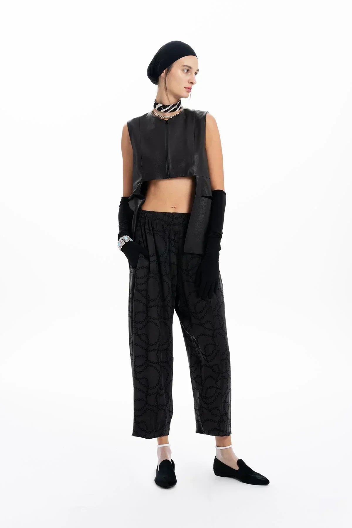 BLACK LEATHER ZIPPERED DESIGN CROP VEST