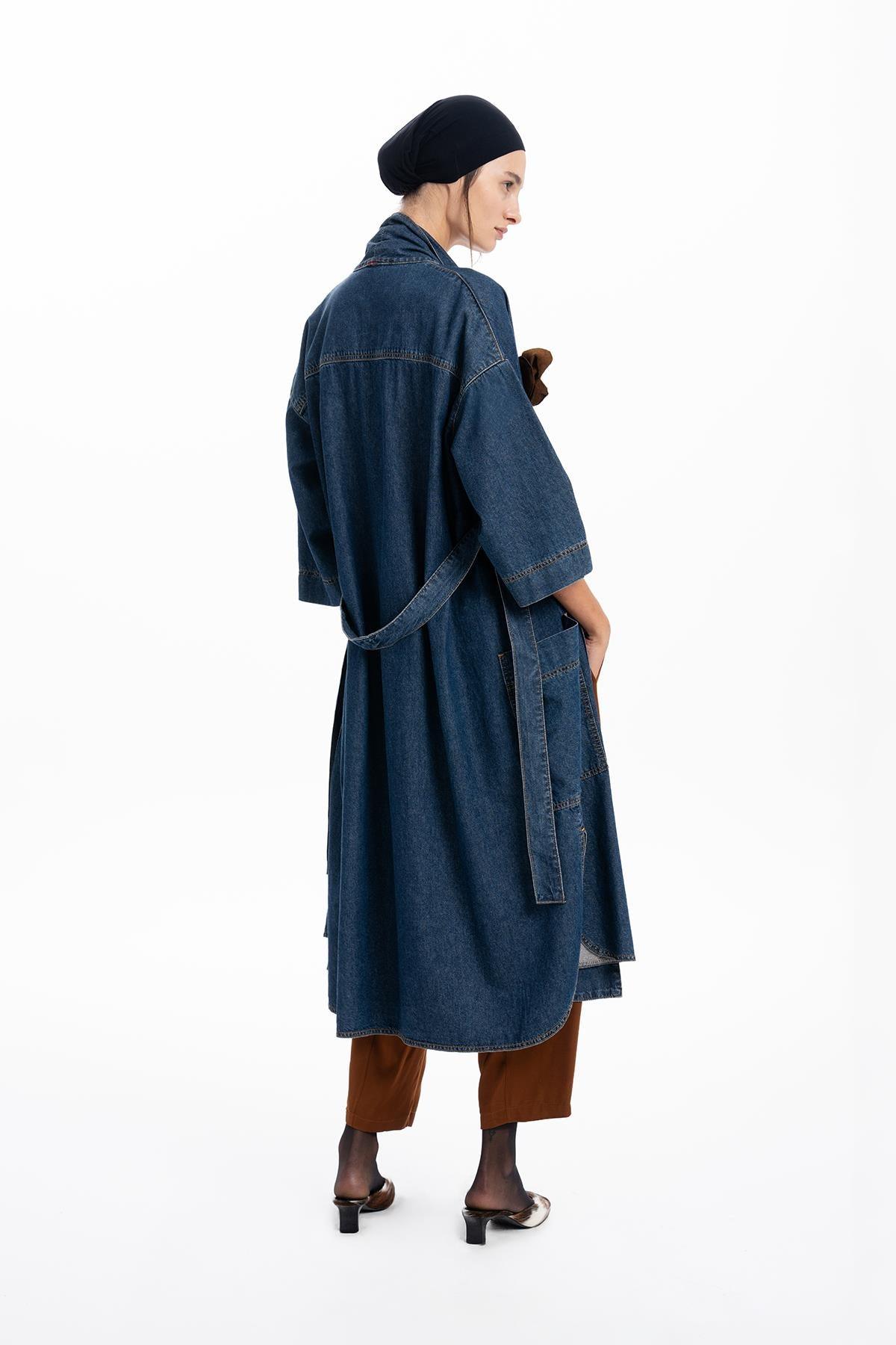 LONG DENIM CAPE WITH LEATHER ROSE APPLIQUE BELT