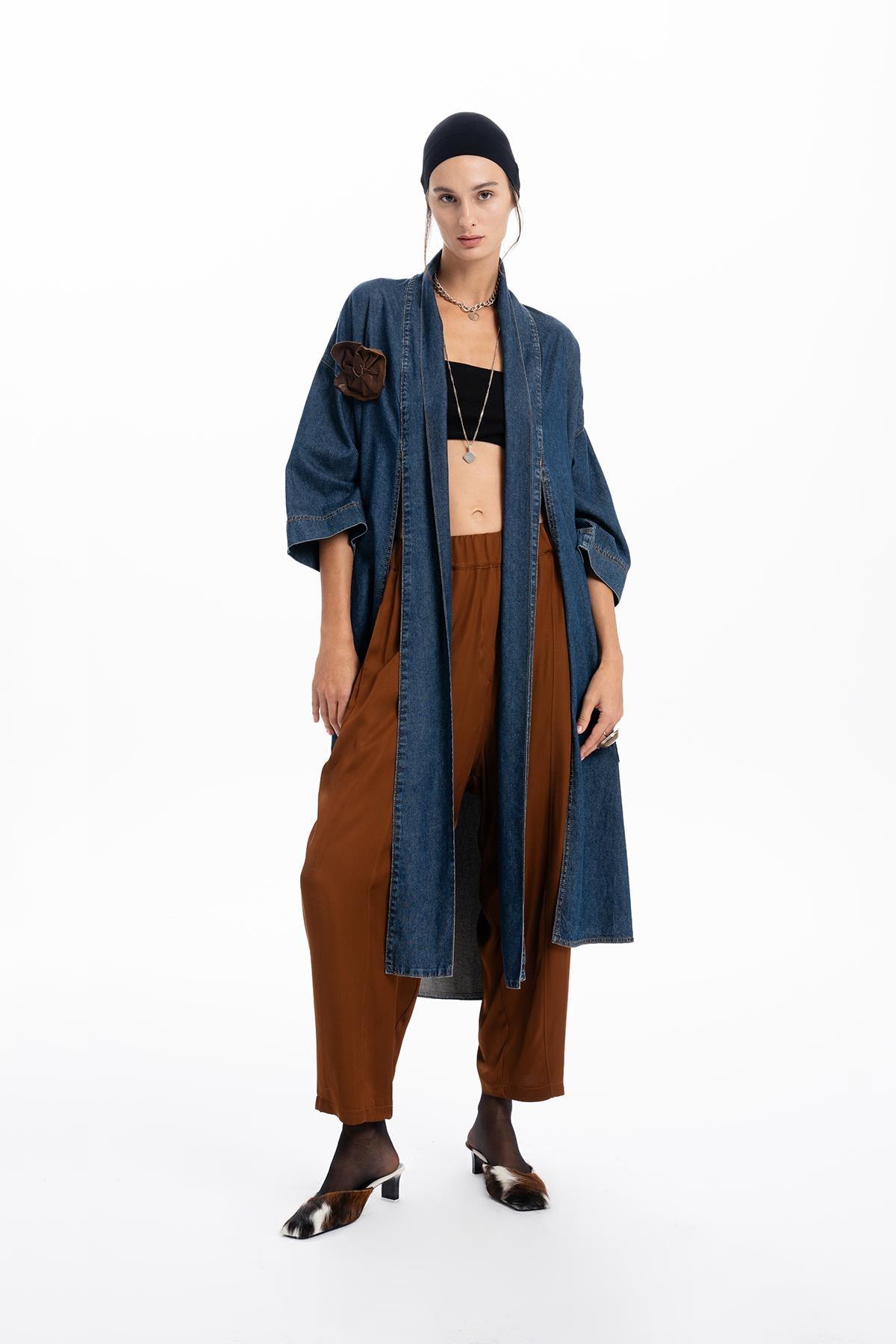 LONG DENIM CAPE WITH LEATHER ROSE APPLIQUE BELT