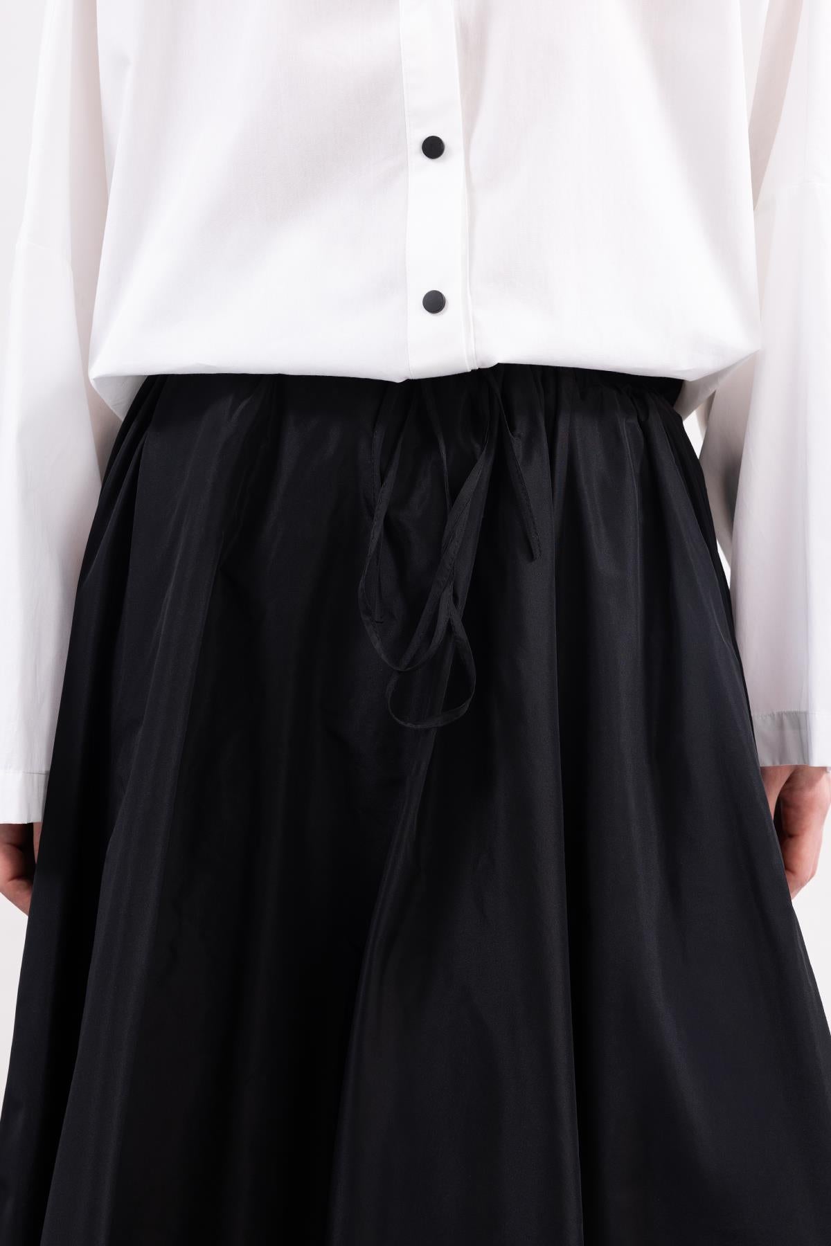 BLACK TAFFETA LONG FLARED SKIRT