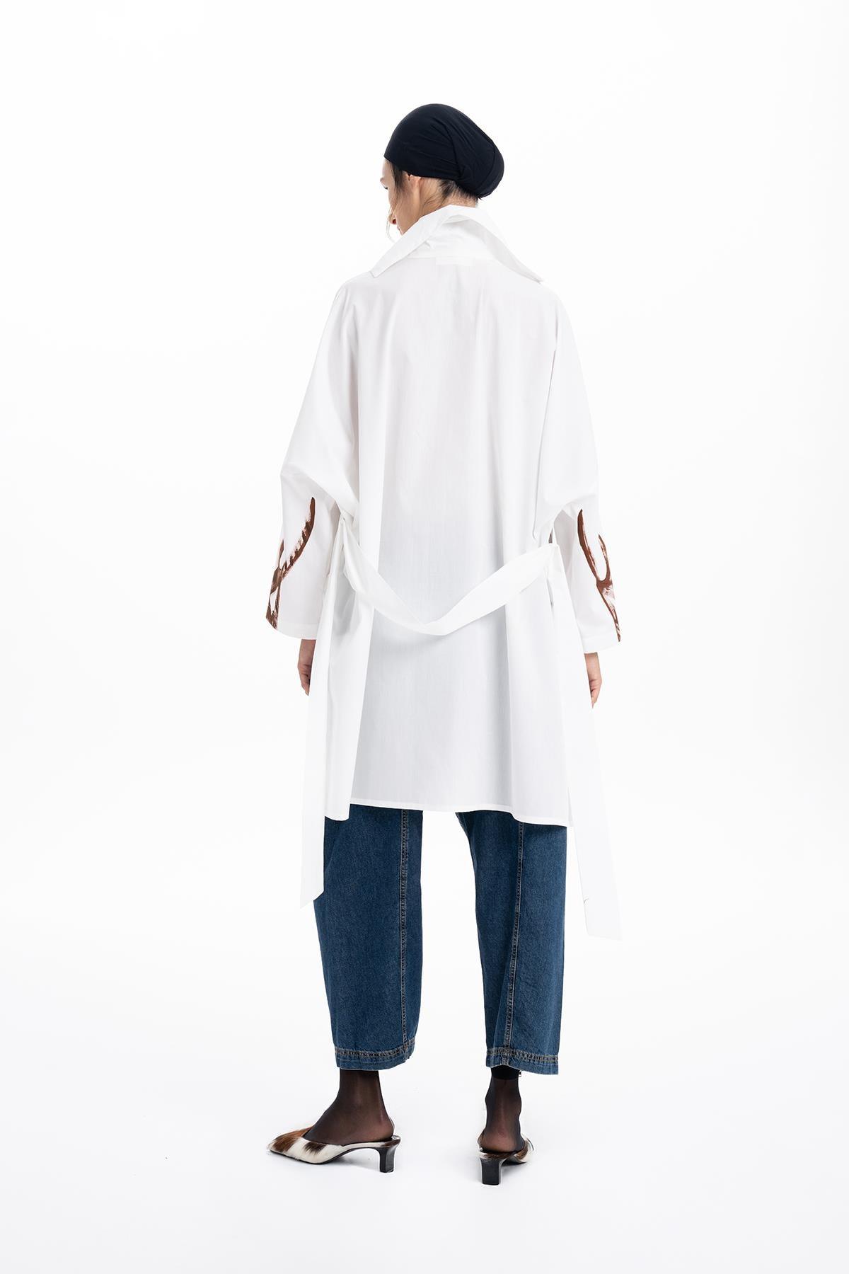 WHITE DEER ANTLER PATTERNED OVERSIZE SHIRT