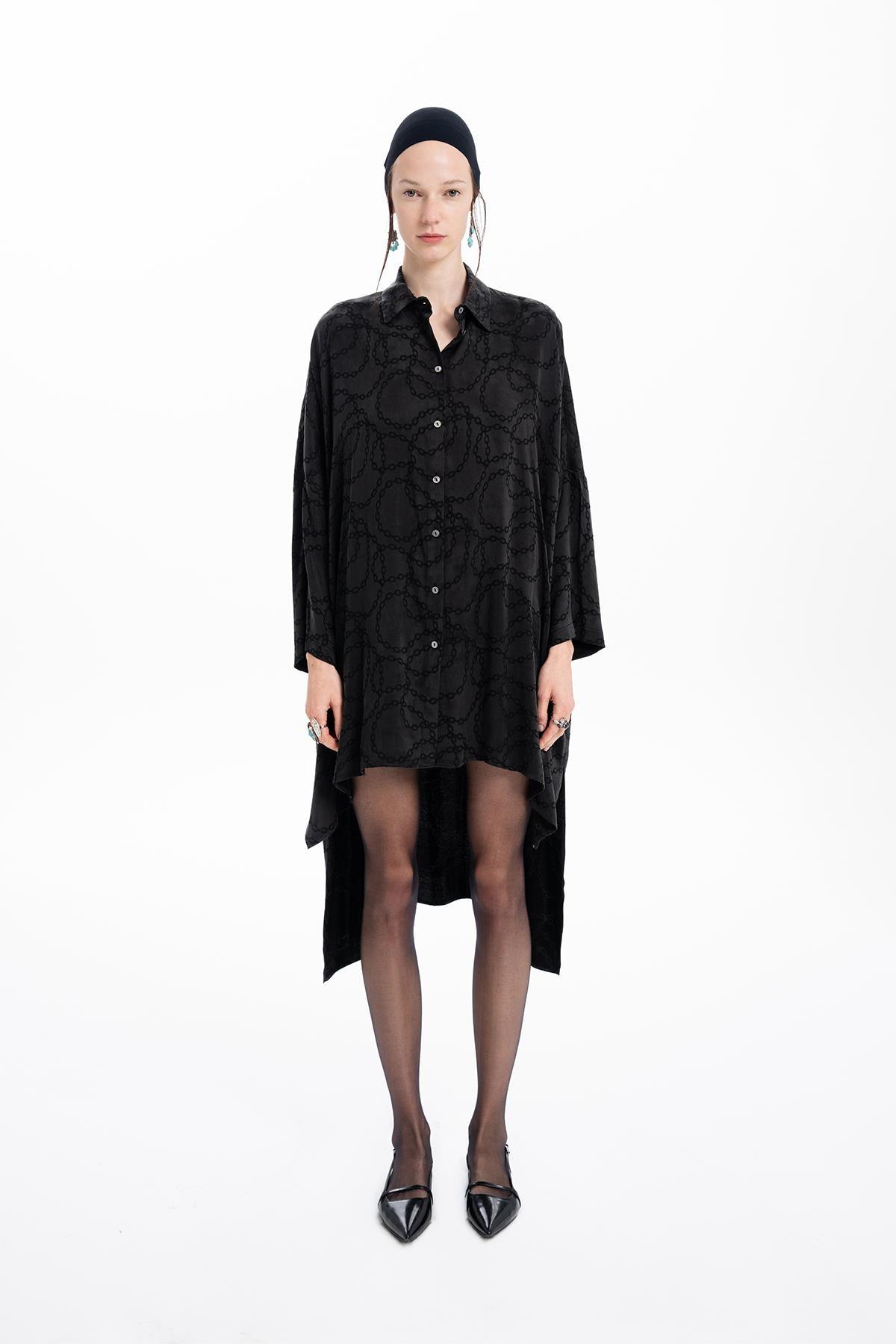 BLACK CHAIN PATTERNED LOOSE FORM SHIRT WITH MOTHER OF PEARL BUTTON DETAIL