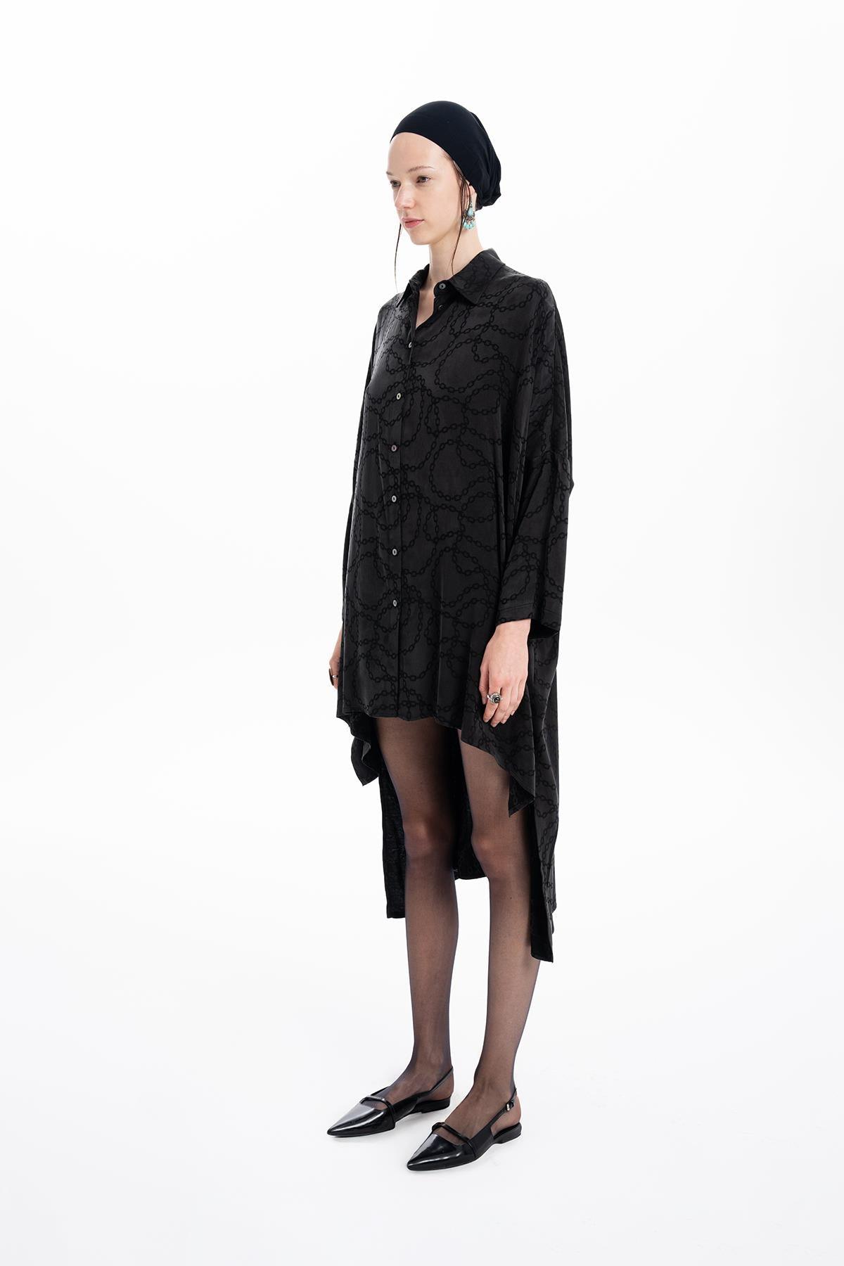 BLACK CHAIN PATTERNED LOOSE FORM SHIRT WITH MOTHER OF PEARL BUTTON DETAIL