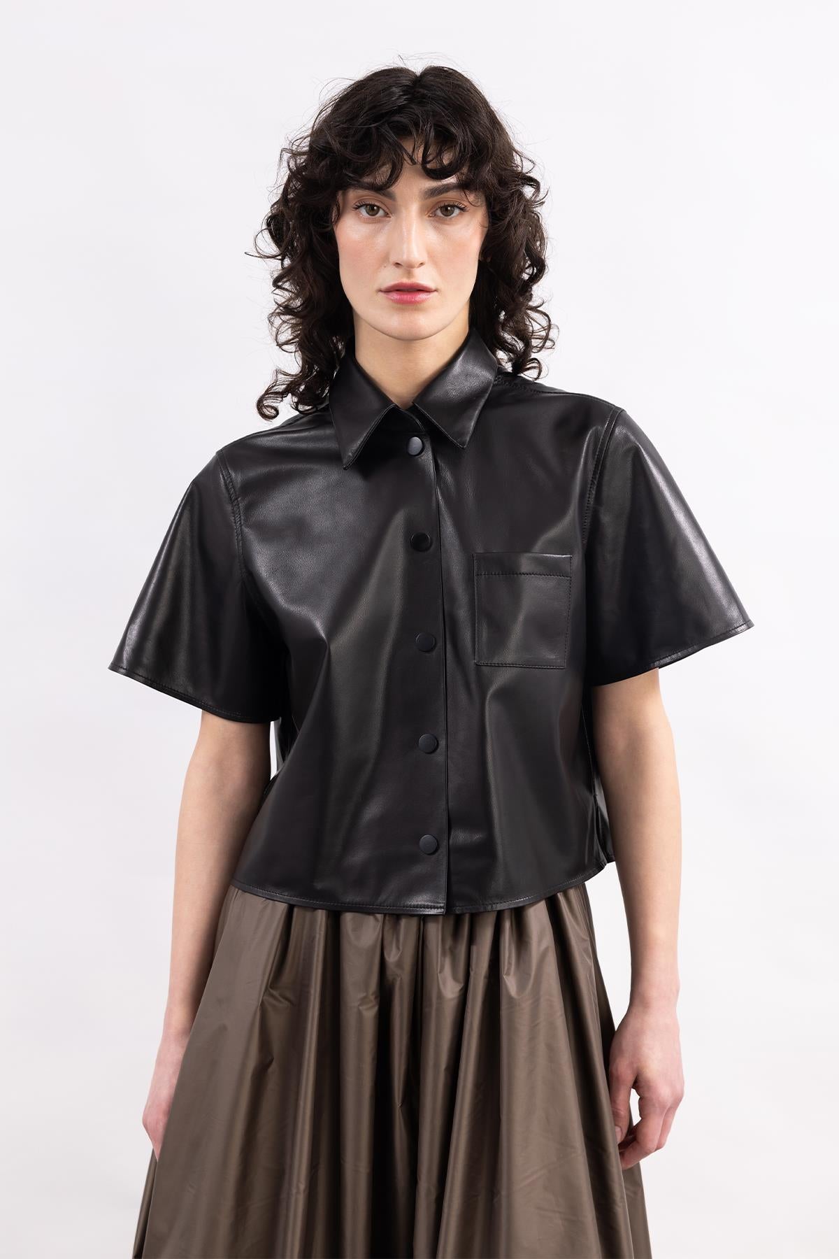 BLACK SHORT SLEEVE FRONT SNAP CLOSURE LEATHER SHIRT