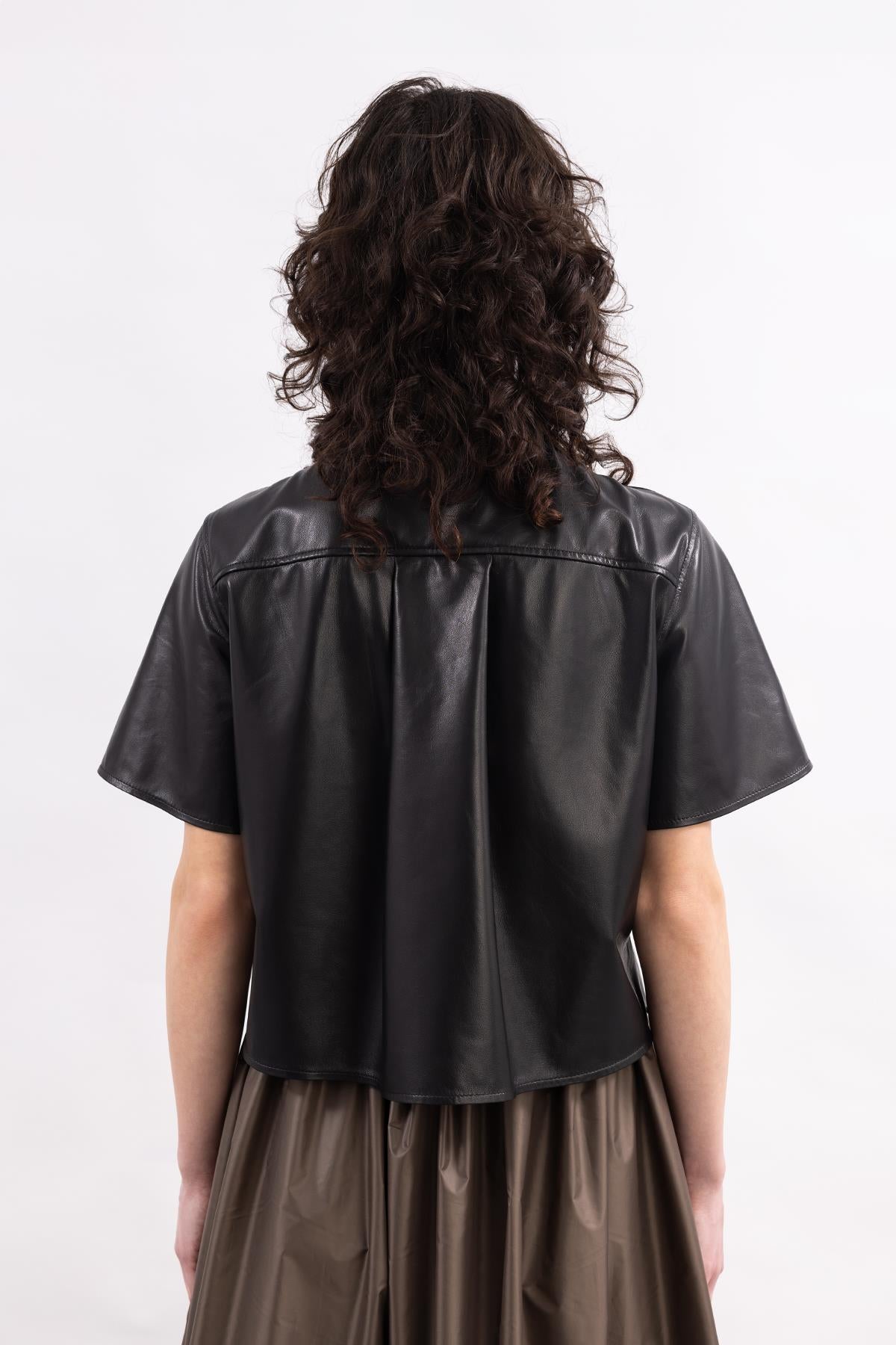 BLACK SHORT SLEEVE FRONT SNAP CLOSURE LEATHER SHIRT