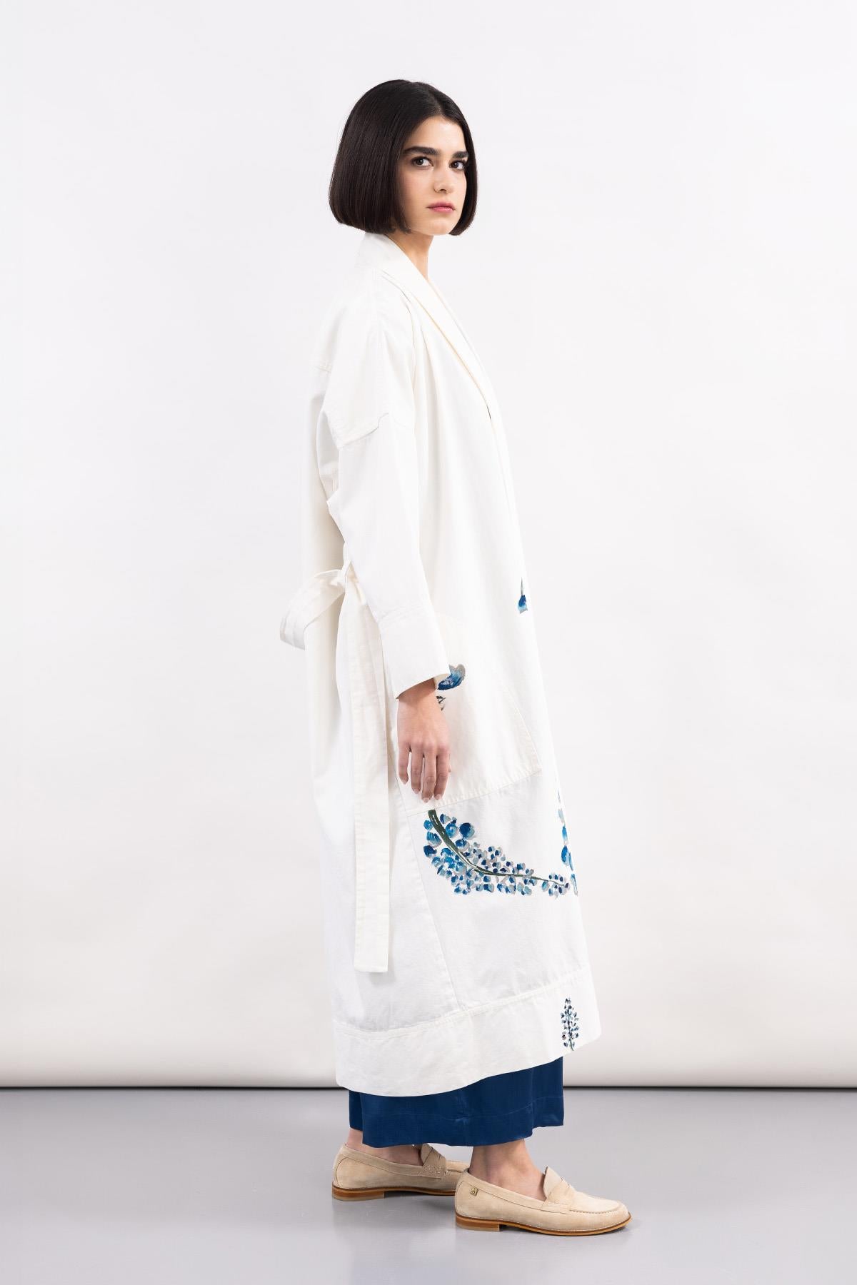 WHITE POCKET FLORAL PATTERN HAND PAINTED GABARDINE CAPE