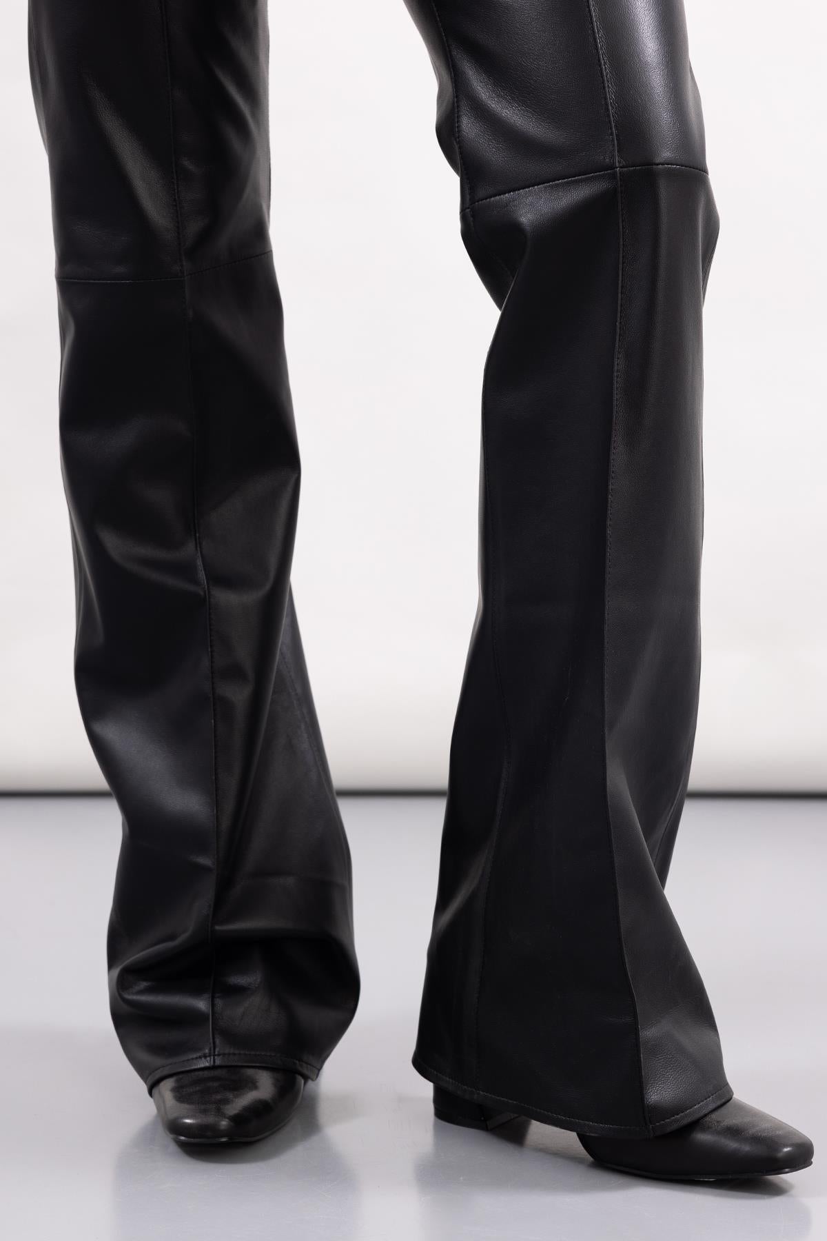 BLACK LEATHER TROUSERS WITH POCKETS AND FRONT STITCHING DETAILED