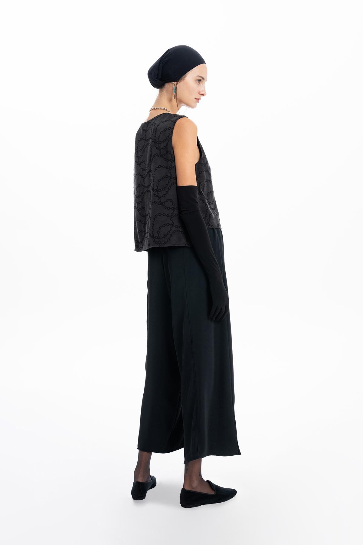 BLACK SLITTLE DETAILED WIDE LEG TROUSERS