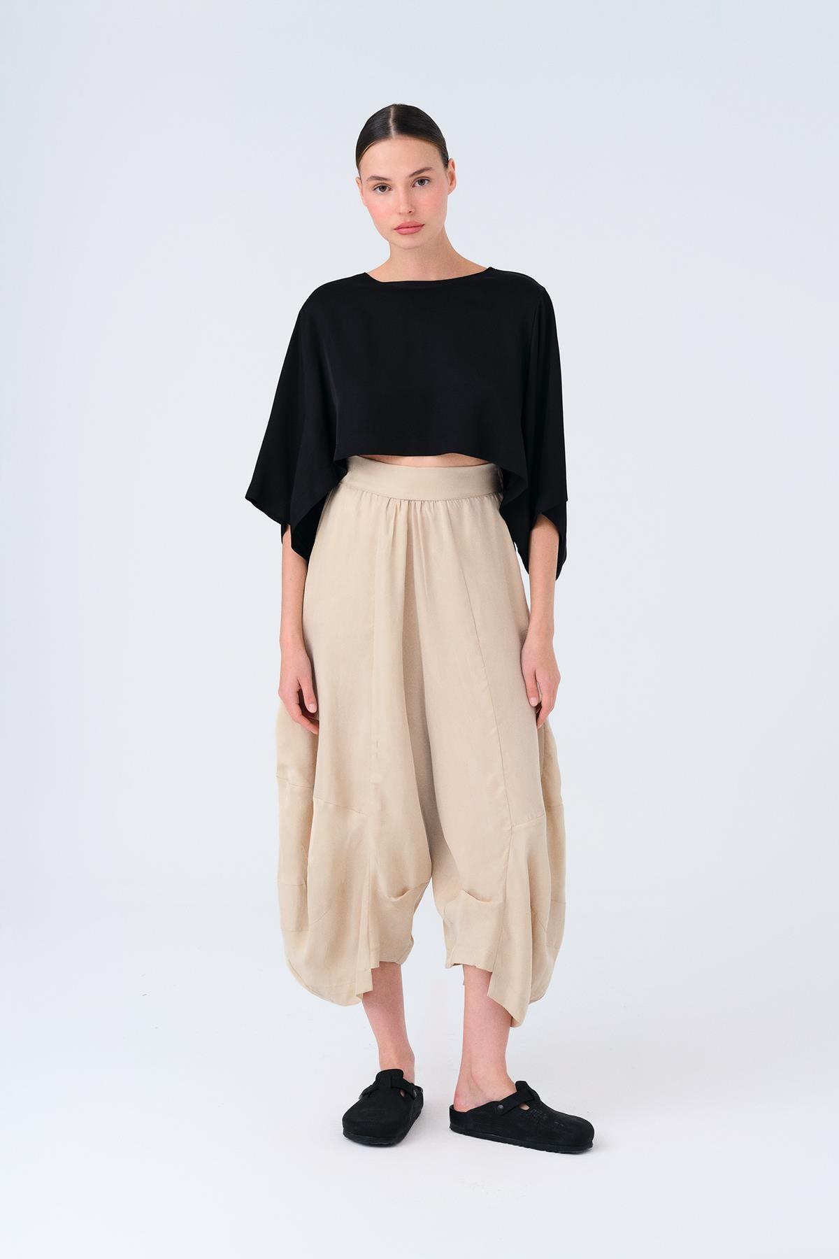 SİYAH YUVARLAK YAKA OVERSIZE SATEN CROP TOP - MİİN