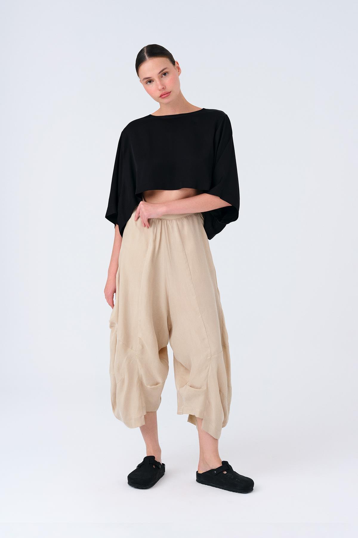 SİYAH YUVARLAK YAKA OVERSIZE SATEN CROP TOP - MİİN